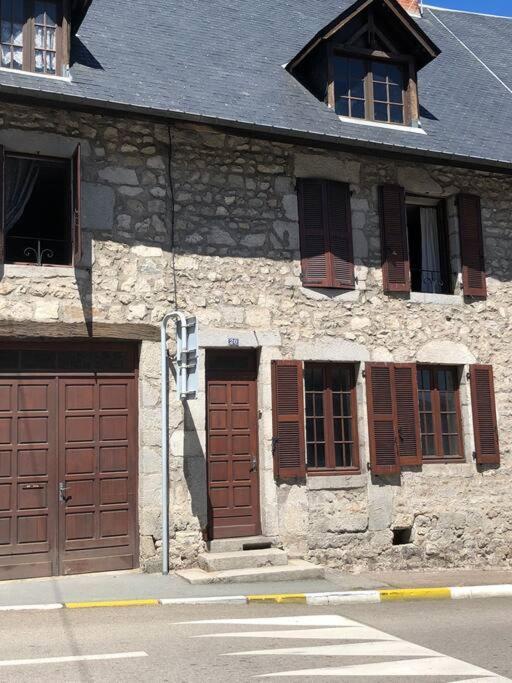 Chambre Calme Au Coeur D'Ussel Ussel  Exterior foto